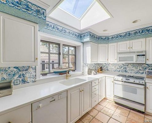 Willowbend 217 Dunrobin Road