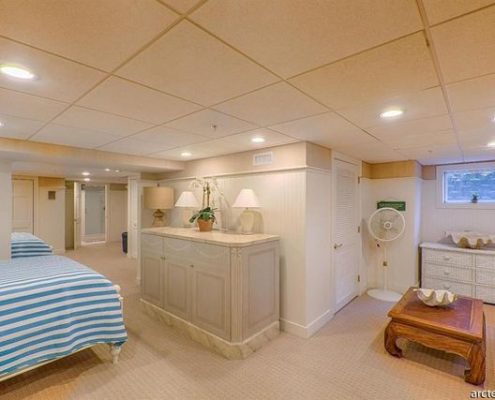 Willowbend 217 Dunrobin Road
