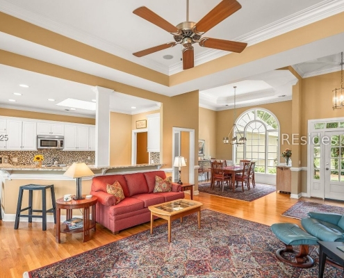 15 Longwood Drive