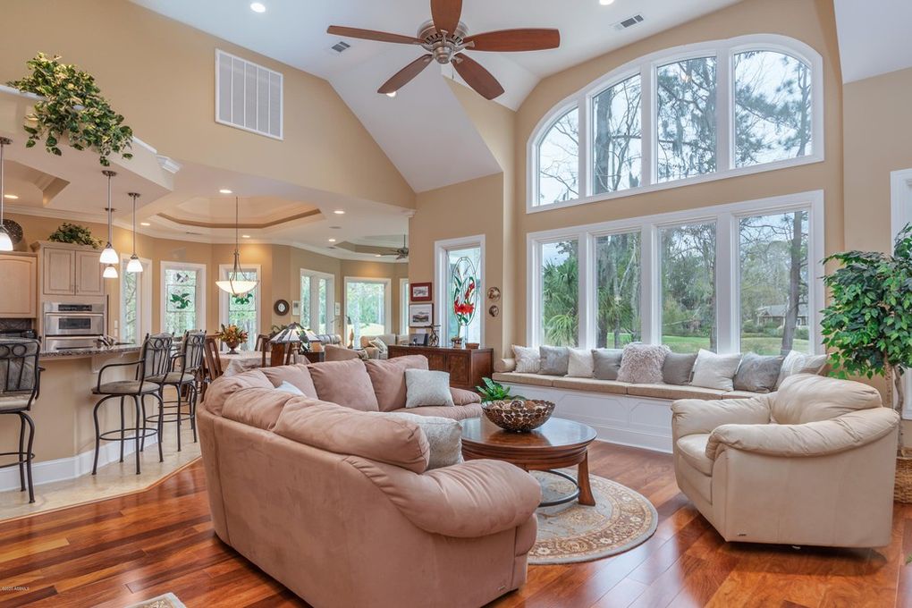 Top 10 reasons retire Callawassie Island SC