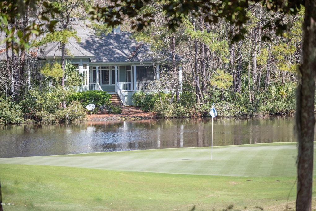 107 Winding Oak Drive