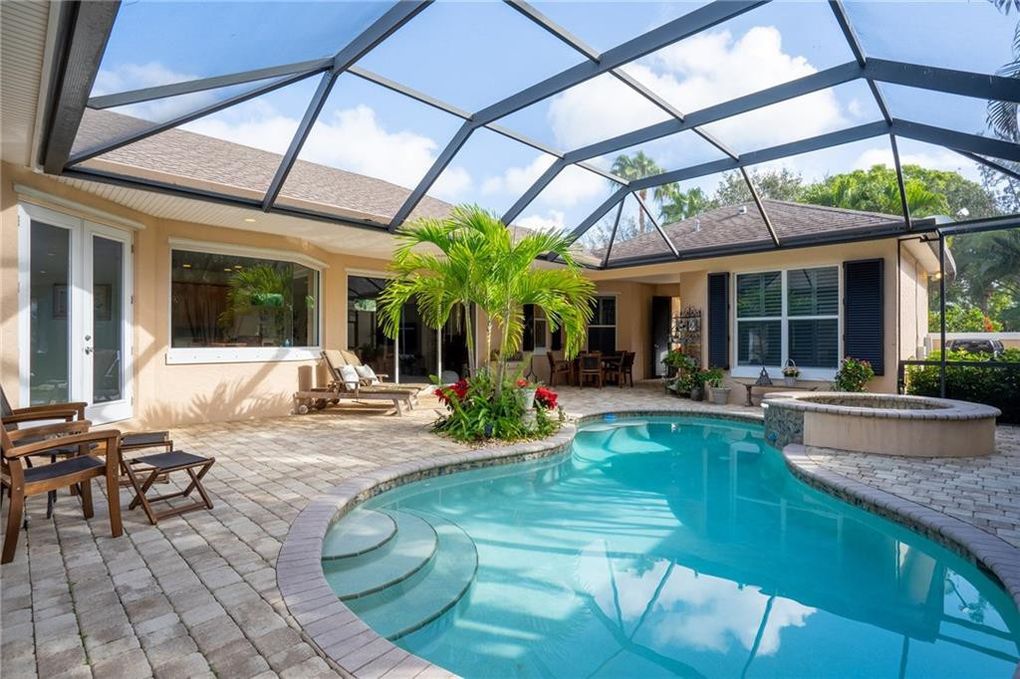 224 Oak Hammock Circle SW