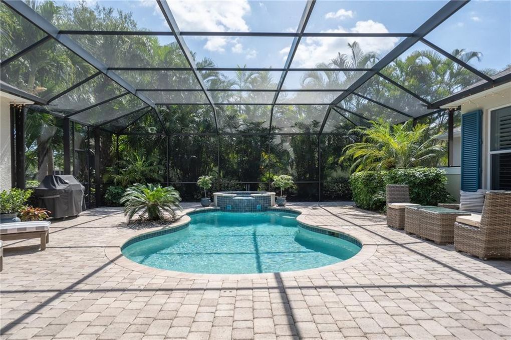 250 Oak Hammock Circle SW
