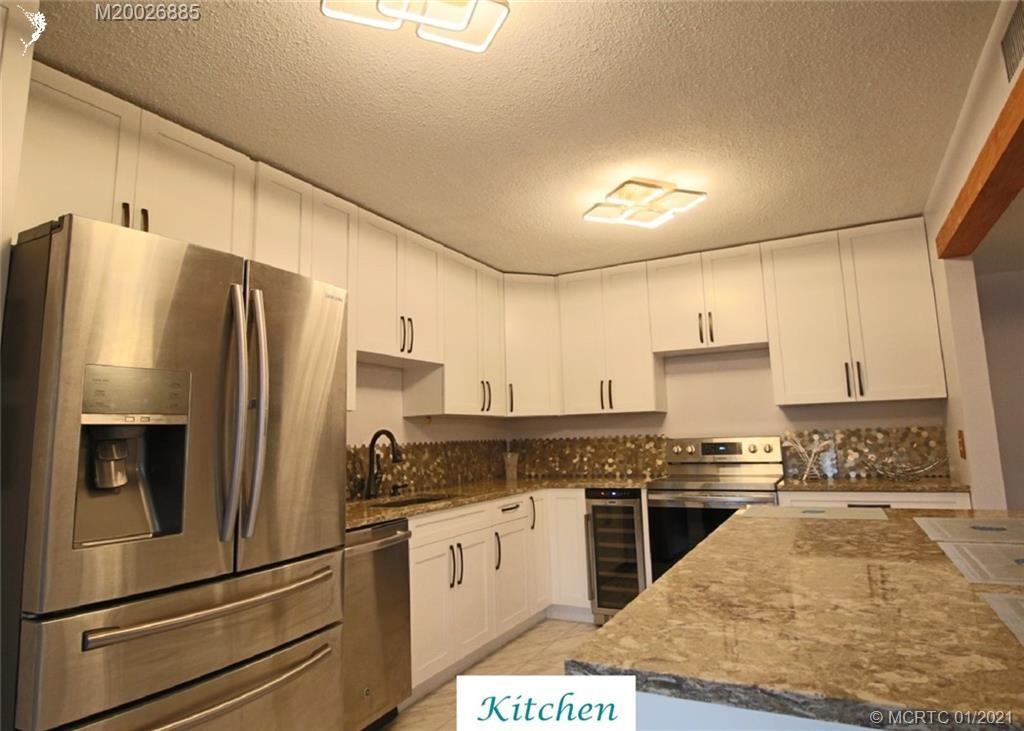 4061 SW Parkgate Boulevard 1-3