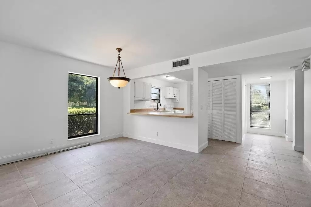 4611 Kittiwake Court