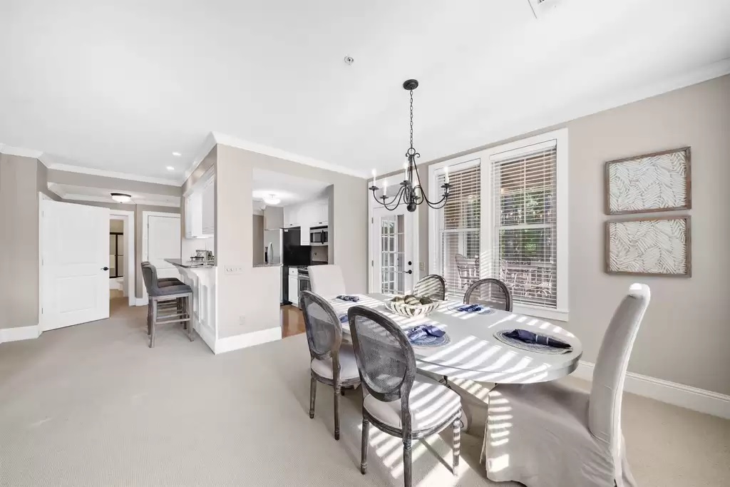 1010 Creekside Drive