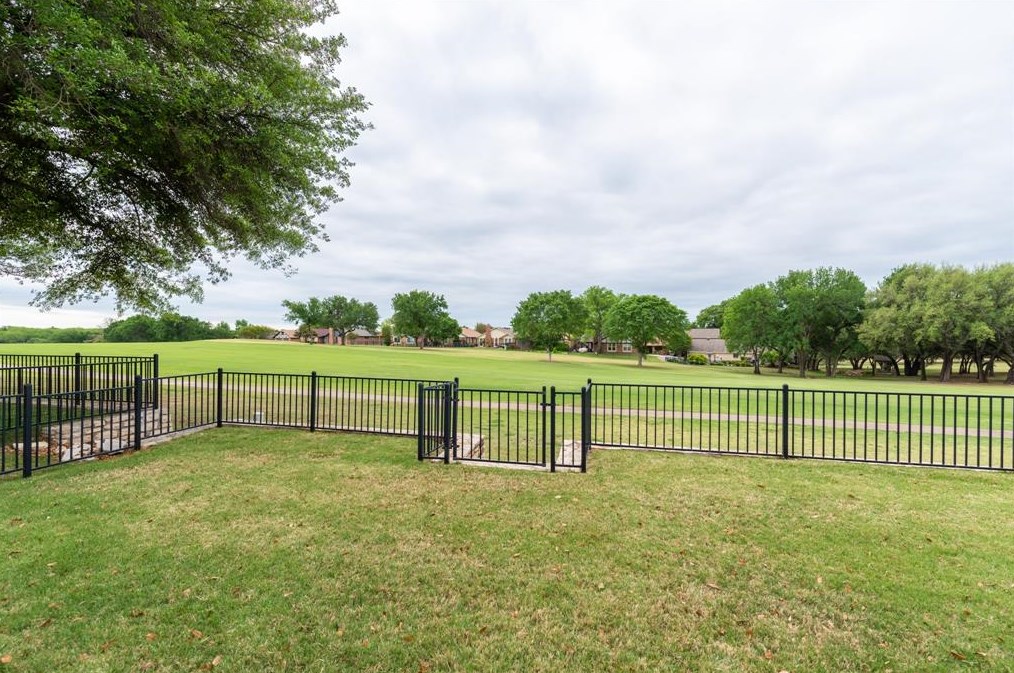 8608 Leisure Lane