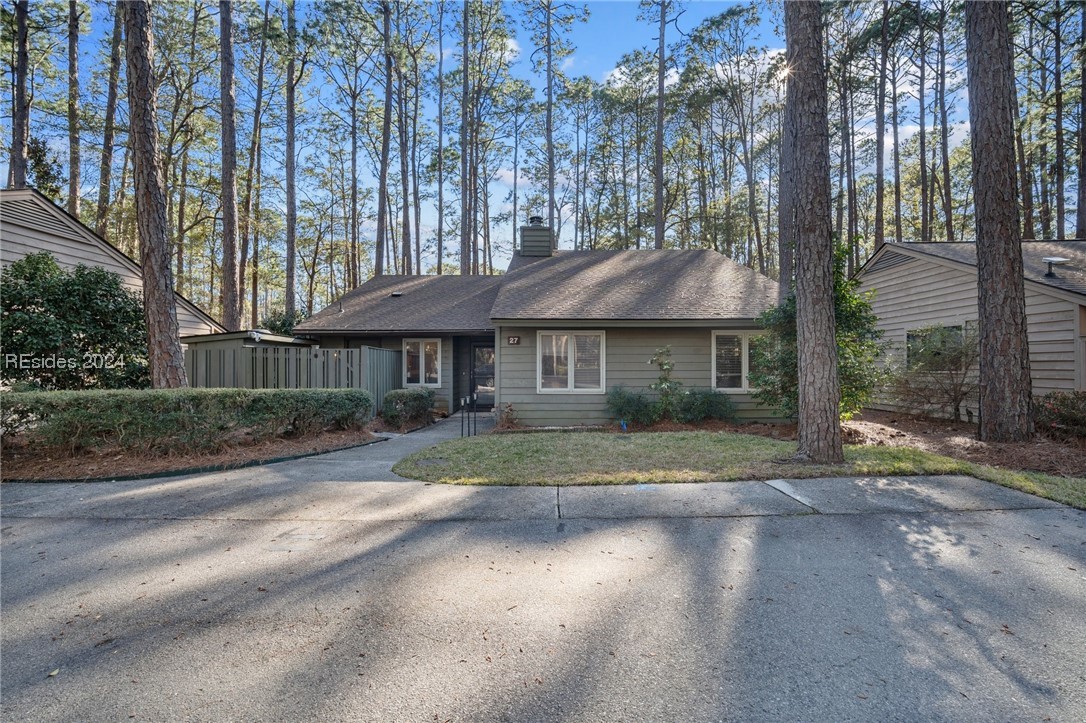 27 Fernwood Court