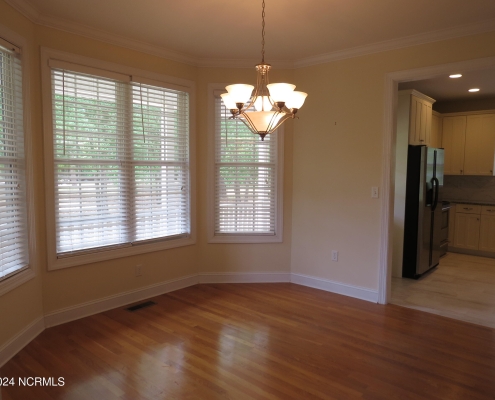 winding breakfast nook 488 Riverwood Drive