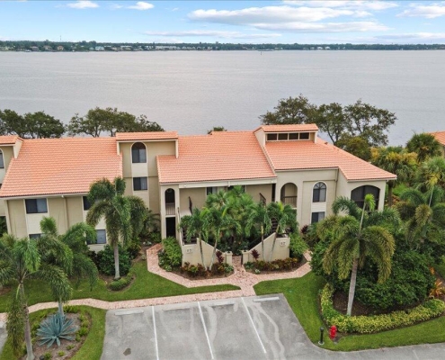 Harbour Ridge FL 2562 NW Seagrass Unit 7B