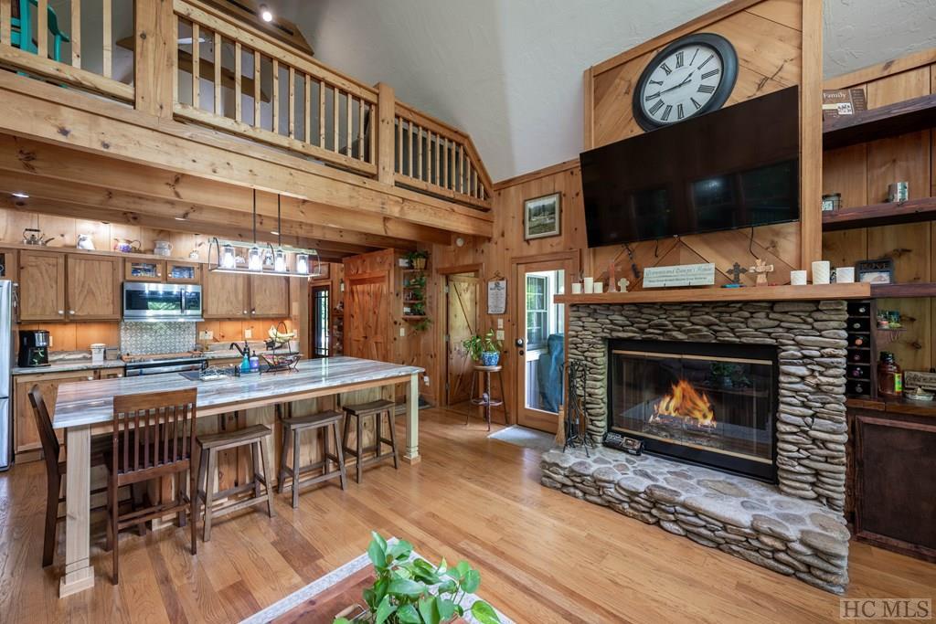 899 Boiling Springs Road