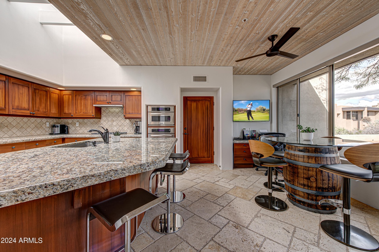 10622 East Tamarisk Way