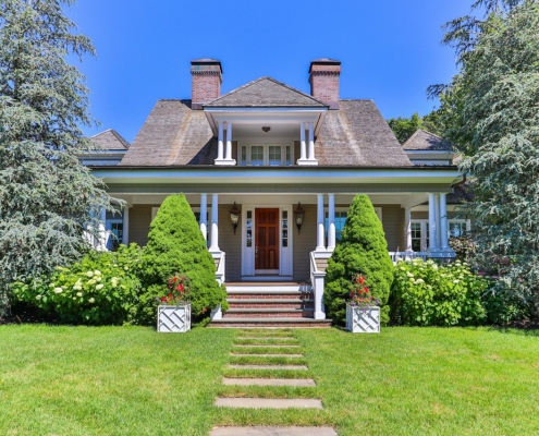 PARKER FRONT 320 Parker Road Osterville MA 02655