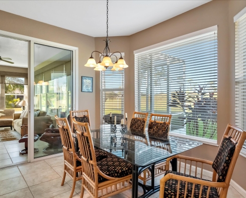 HR auction - breakfast area