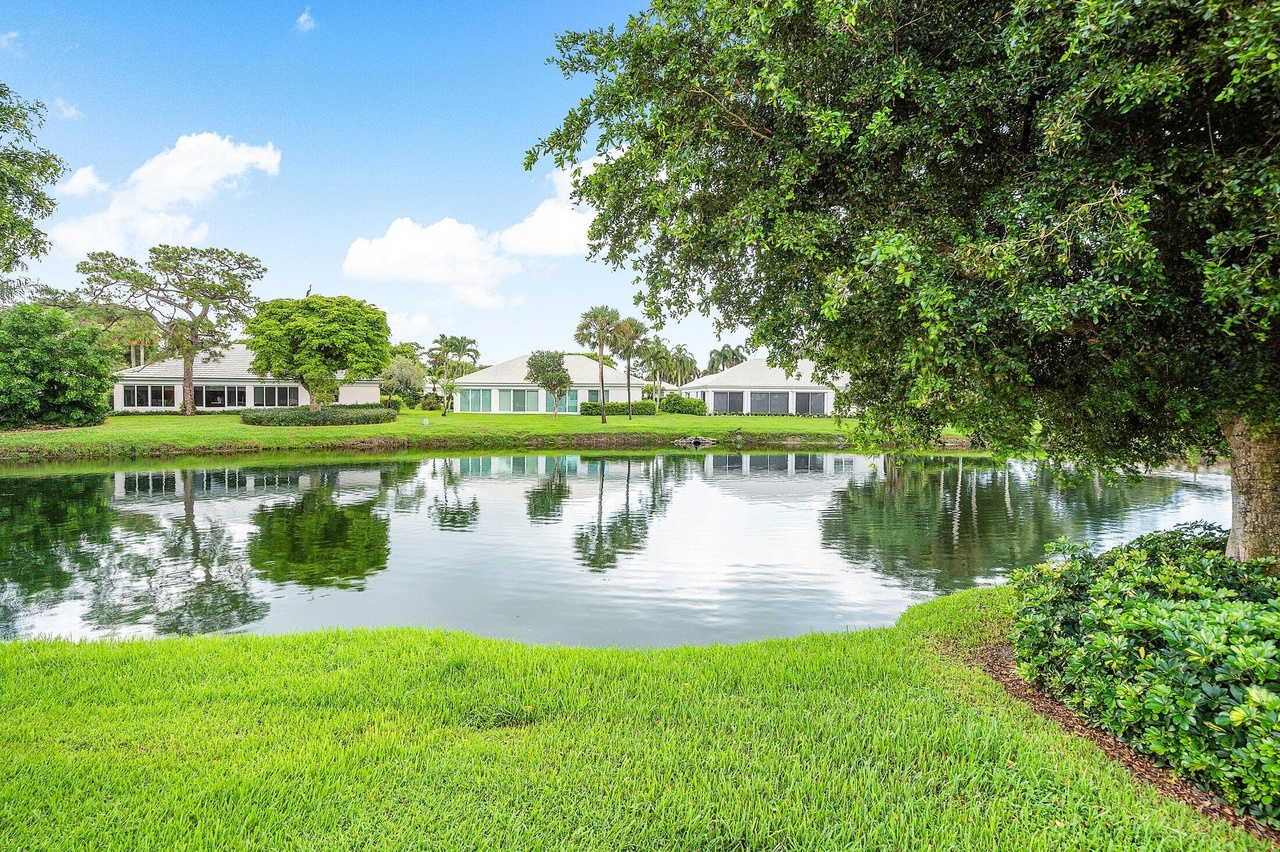 4527 Sanderling Circle West