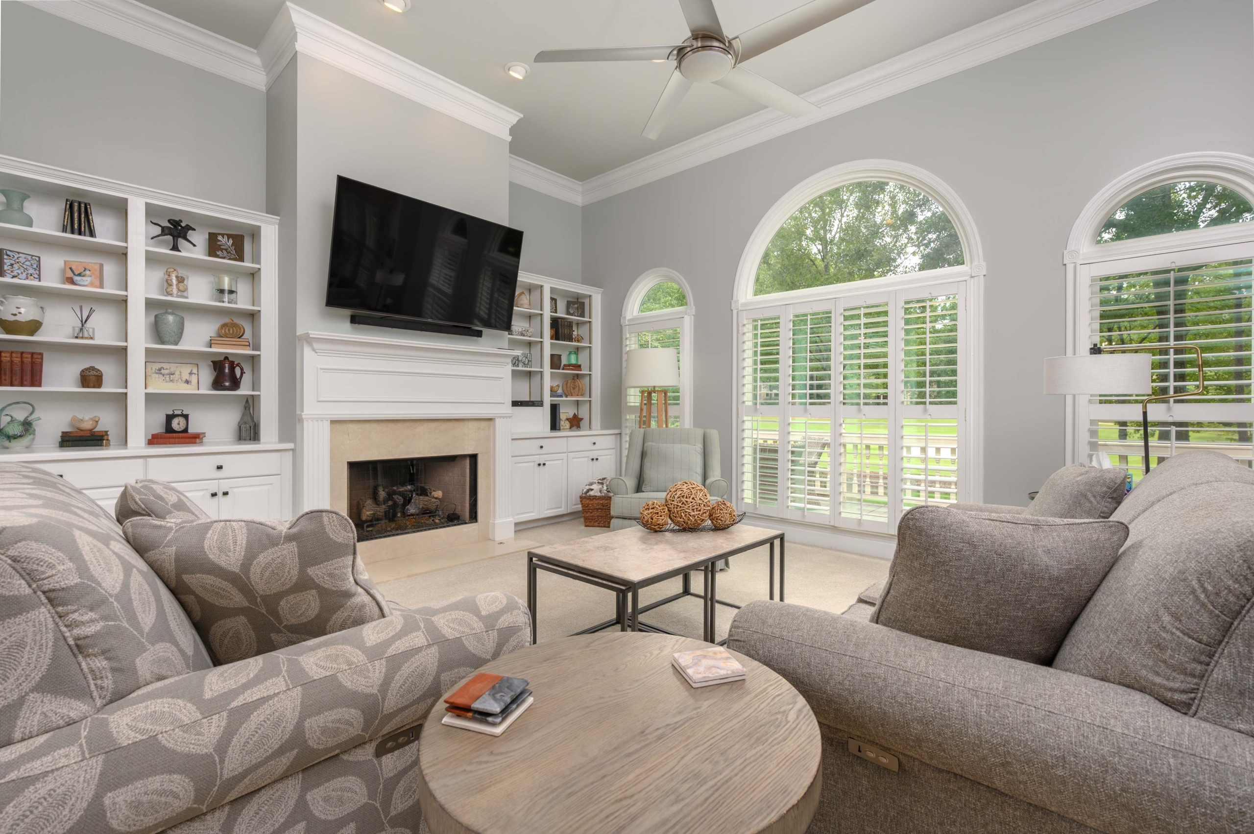 124 Oakton North