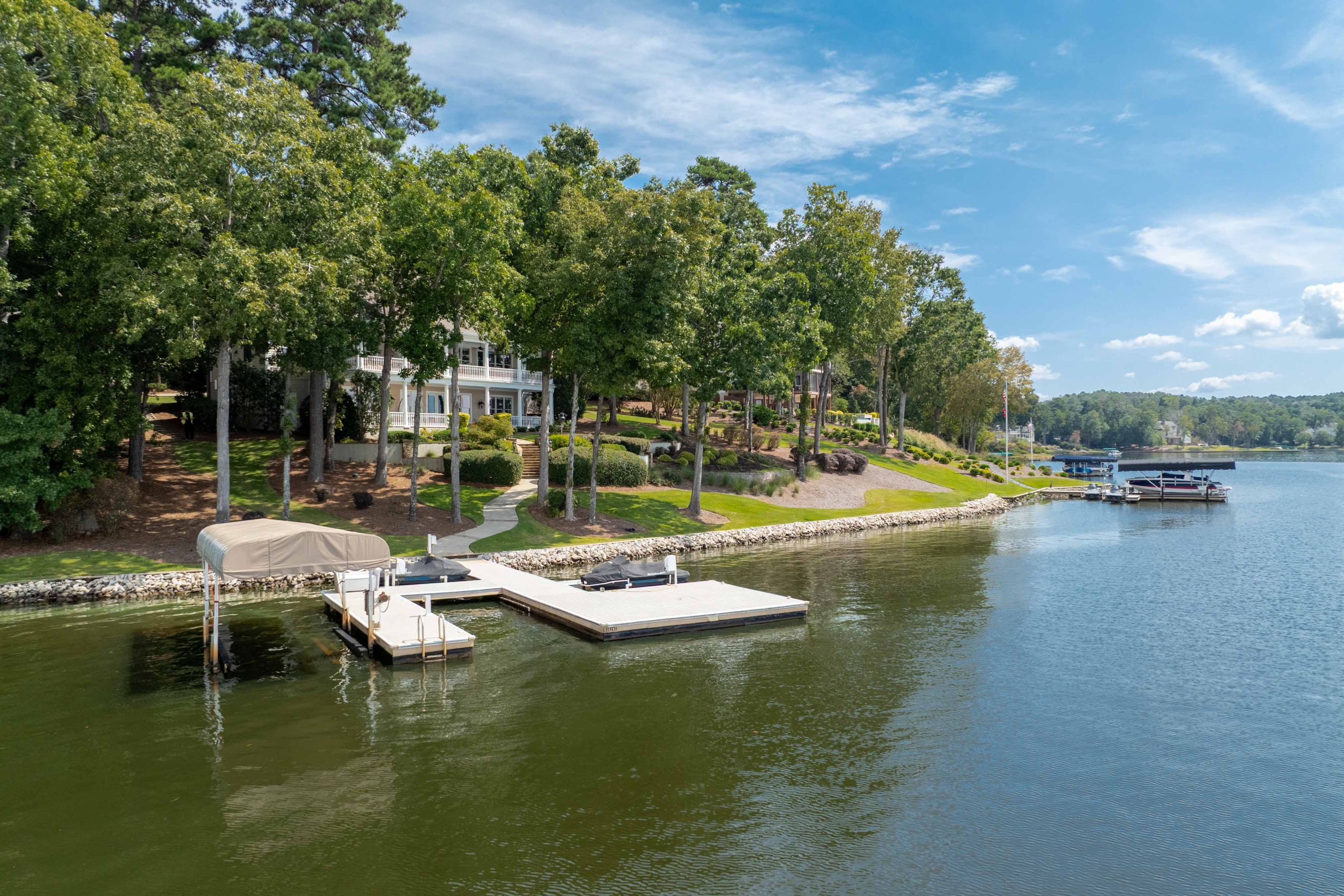1060 Liberty Bluff Ct Greensboro GA 30642 