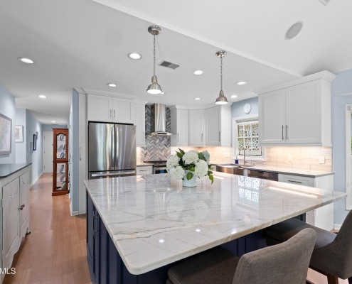 408 Island Circle E