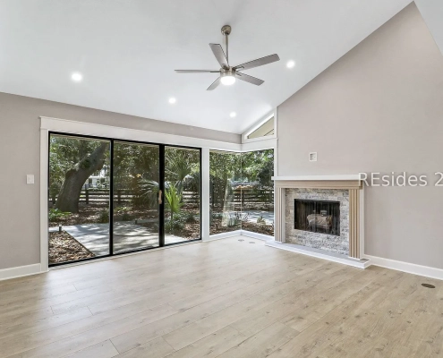 mosscreek5stable-1030x687 - LT w gas fireplace